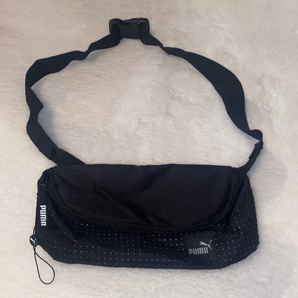Puma fanny pack fits all size color black